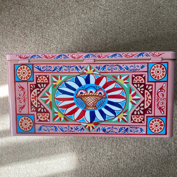 Dolce & Gabbana Pink and Green Decorative Tin - Picture 4 of 6